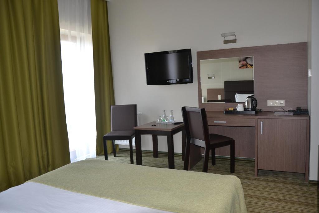 Hotel Pod Debem Tarnów Quarto foto