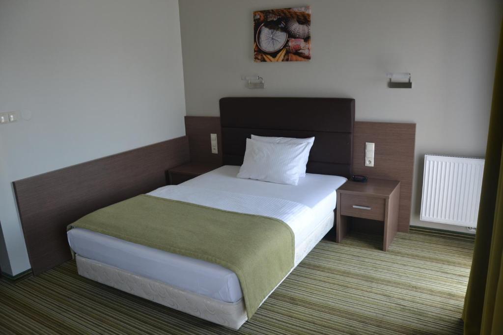 Hotel Pod Debem Tarnów Quarto foto